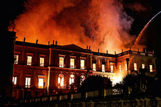Incendio no museu nacional