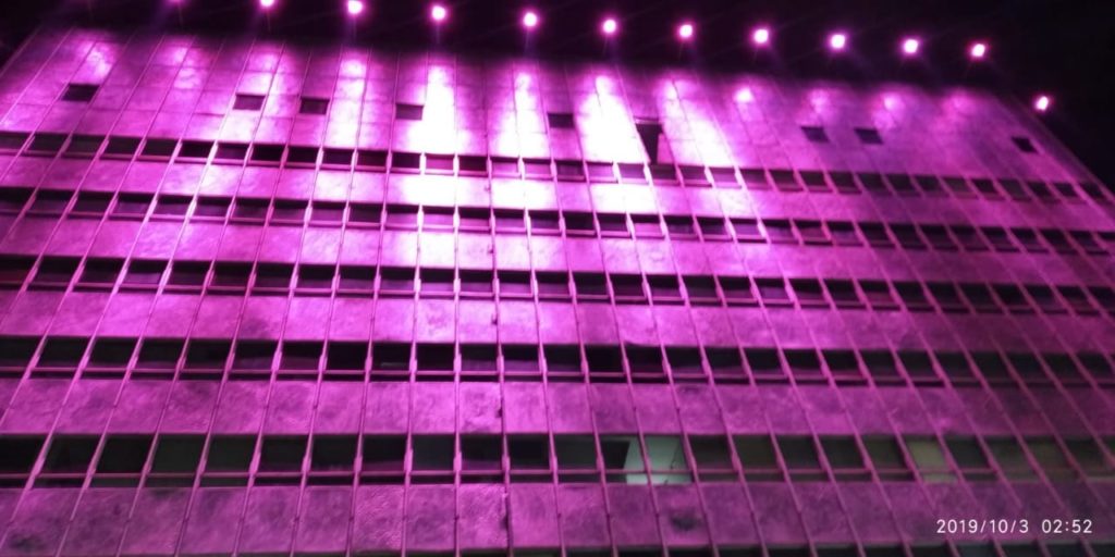 Iluminação de fachadas: fachada da Copel com LED RGB