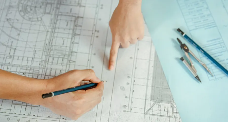 Segurança e conformidade em obras industriais e corporativas